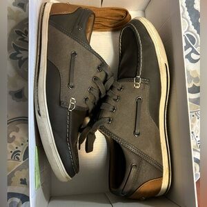 Men's Casual Boat Shoes in Brown and Tan